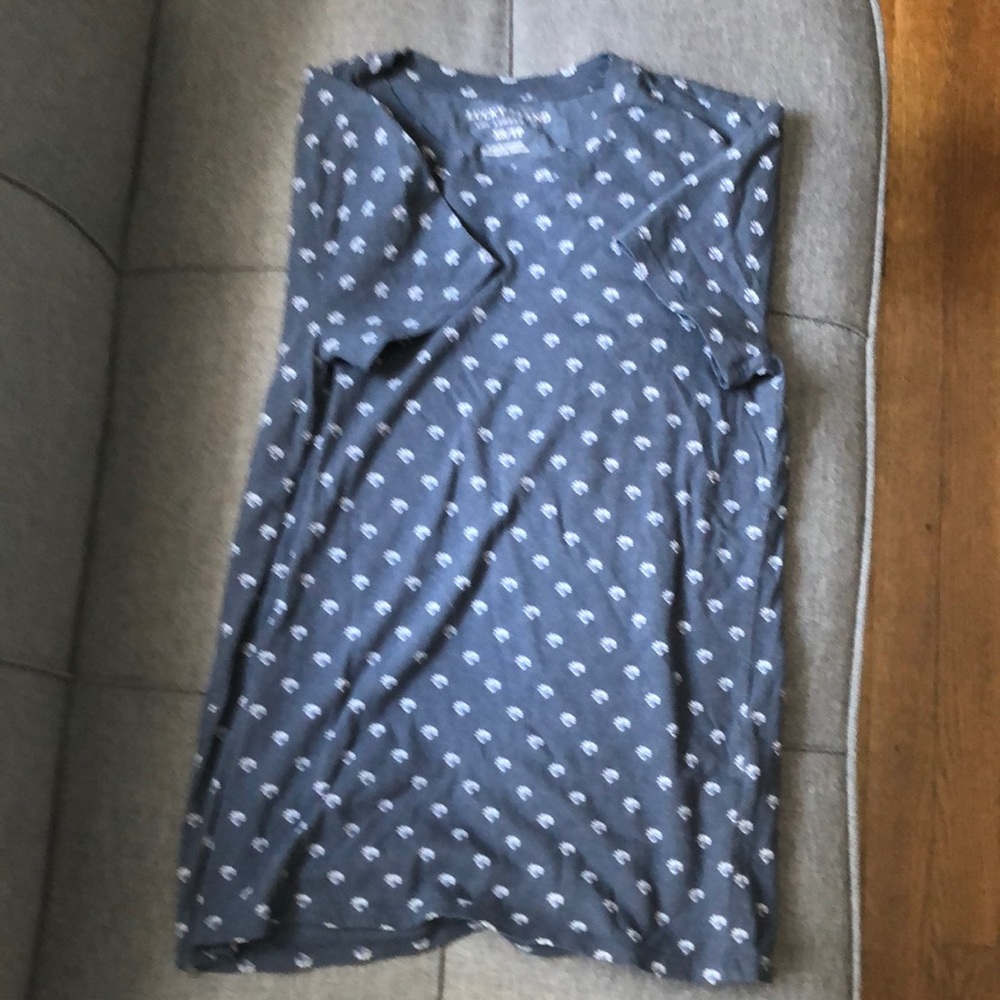 Lucky brand women’s short sleeve t-shirt (size xs)